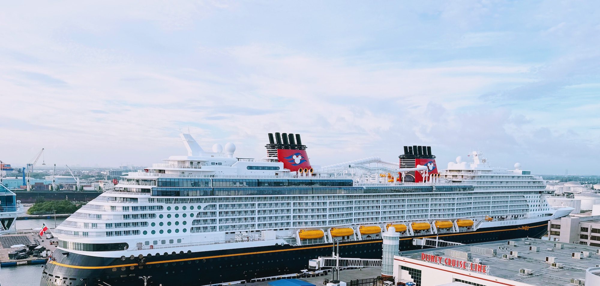 Disney destiny exterior