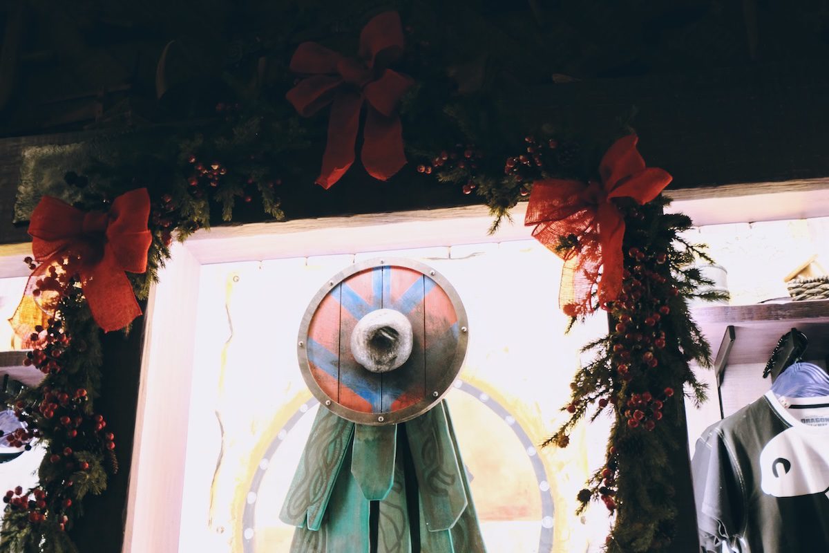 Snoggletog decor - Hiccup's Workshop