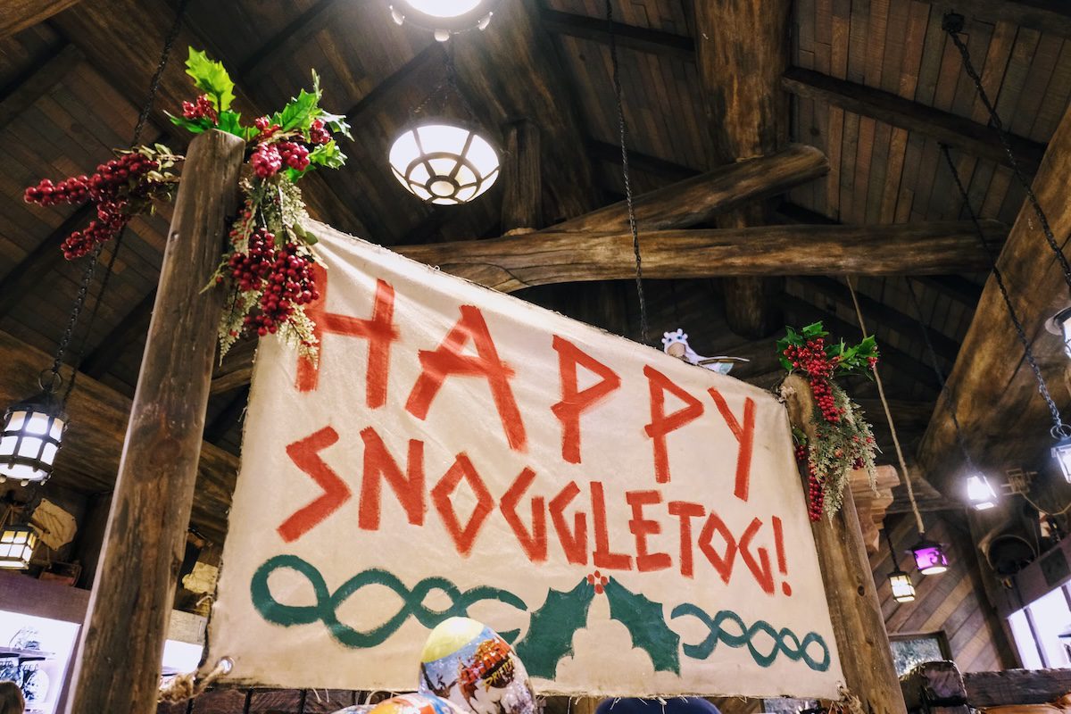 Snoggletog decor - Hiccup's Workshop