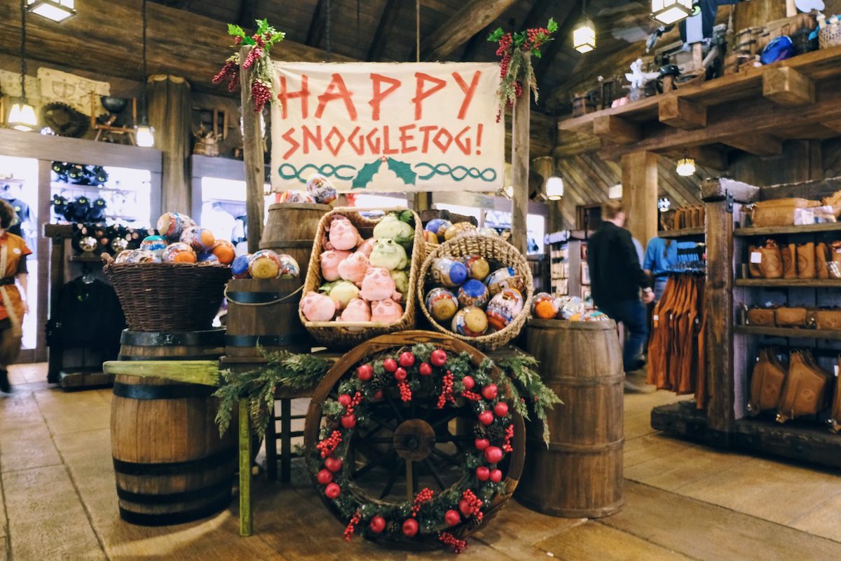 Snoggletog decor - Hiccup's Workshop