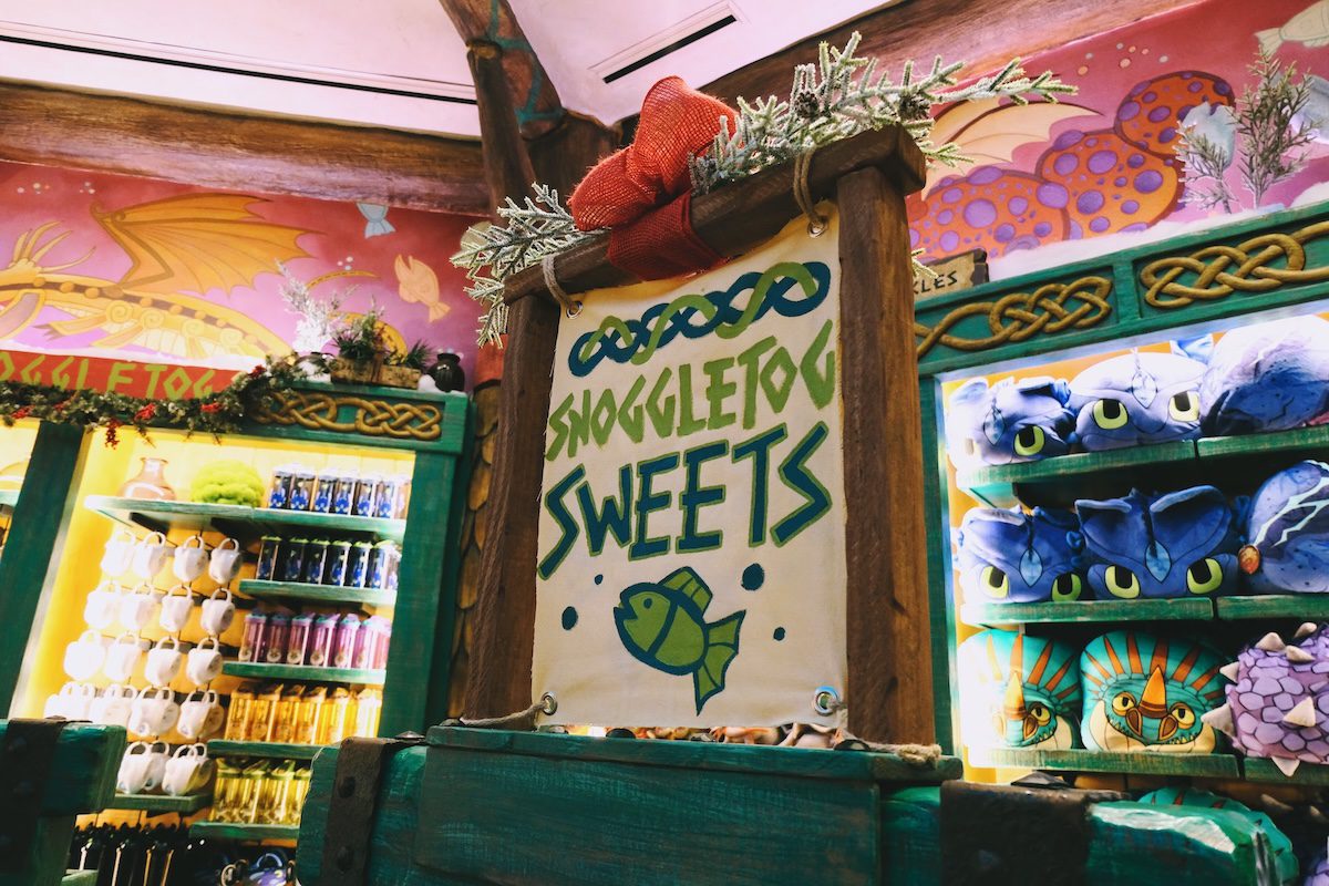Snoggletog decor - How to Treat Your Dragon