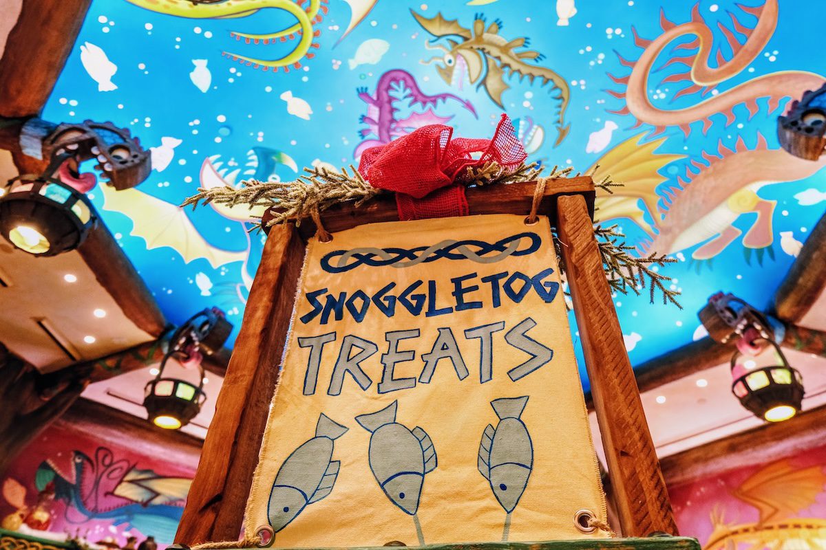 Snoggletog decor - How to Treat Your Dragon