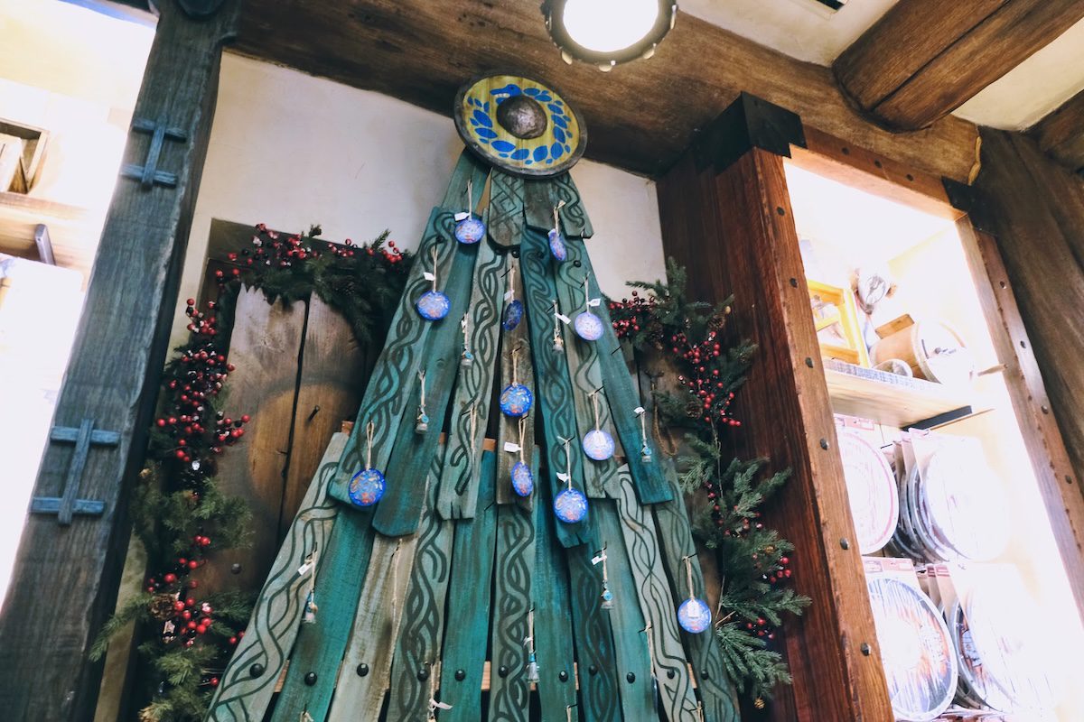 Snoggletog decor - How to Treat Your Dragon