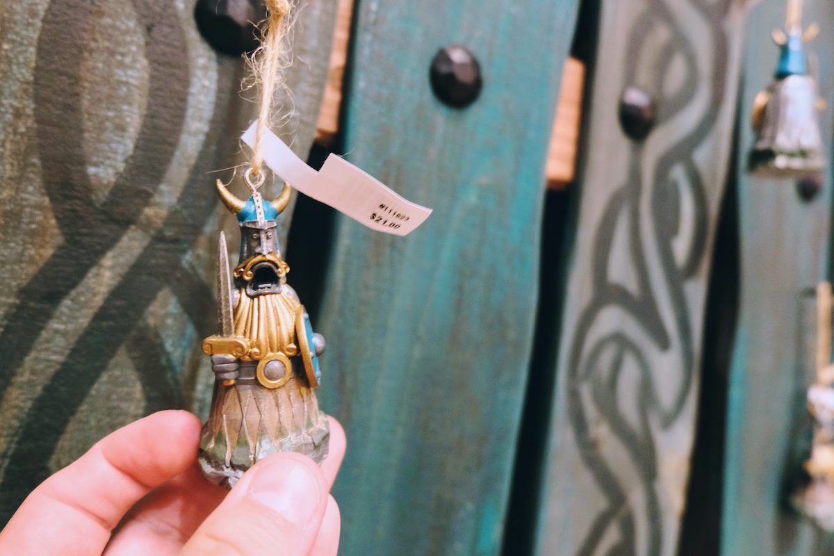 Snoggletog decor - How to Treat Your Dragon