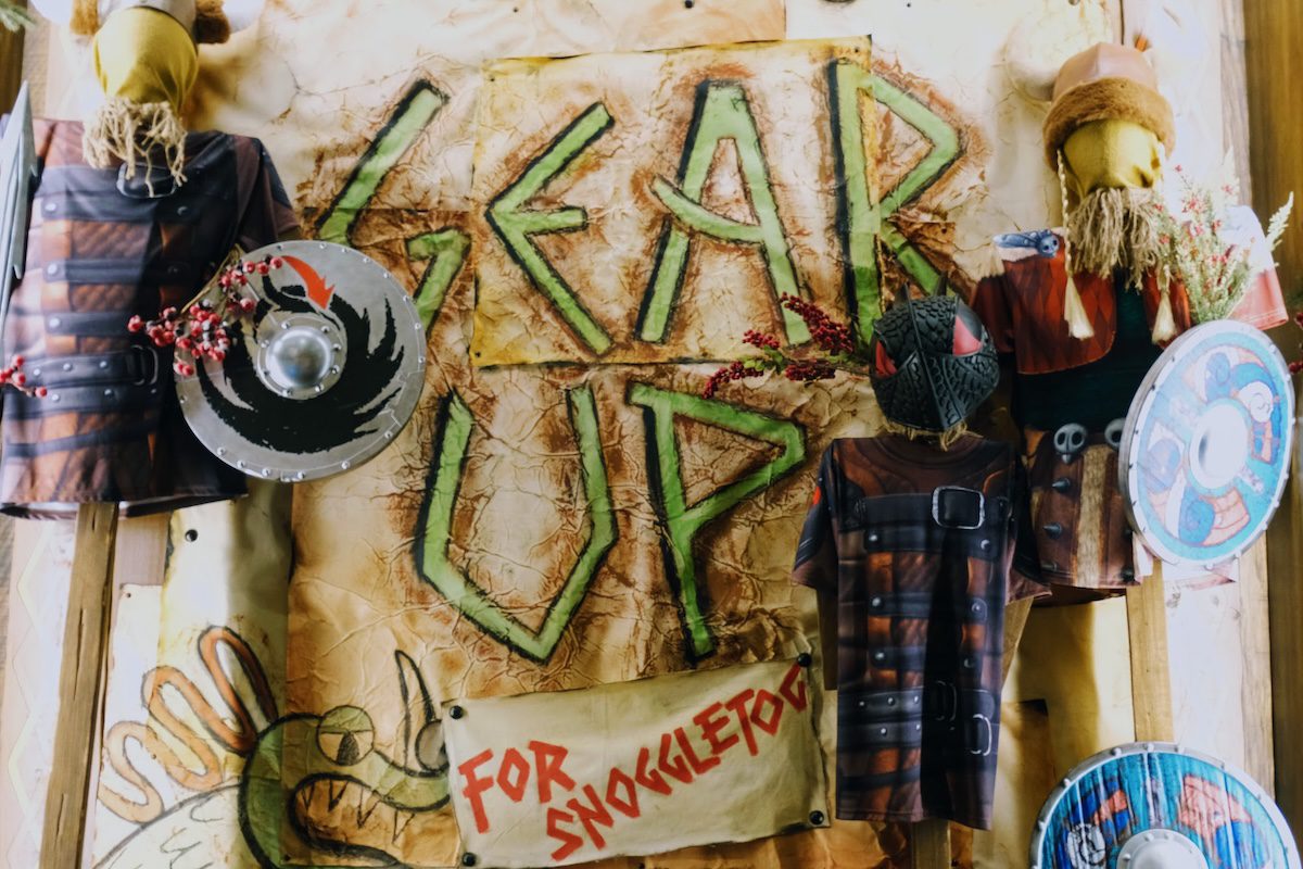 Snoggletog decor - How to Treat Your Dragon