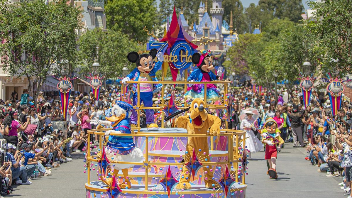 Disneyland Resort Celebrate Happy Cavalcade
