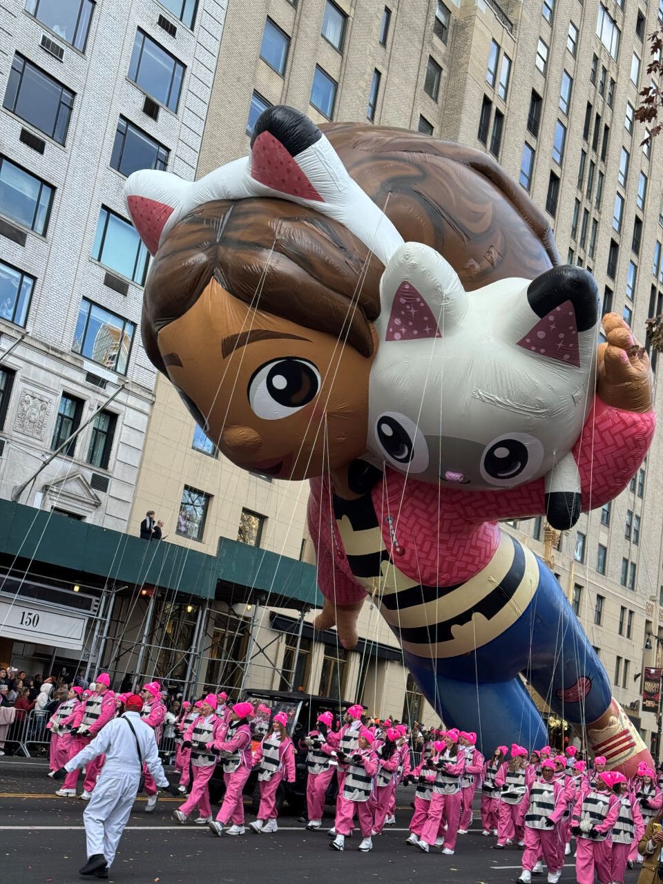 macy's thanksgiving parade gabby's dollhouse