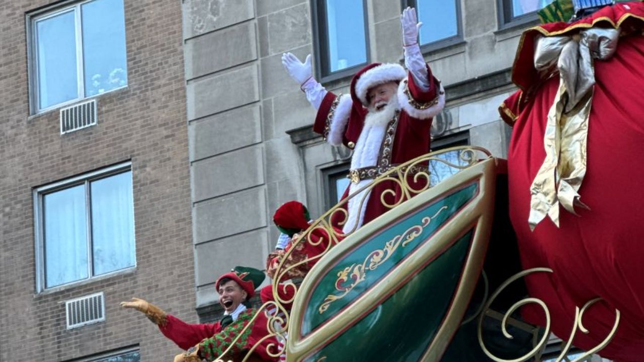 macy's thanksgiving parade santa
