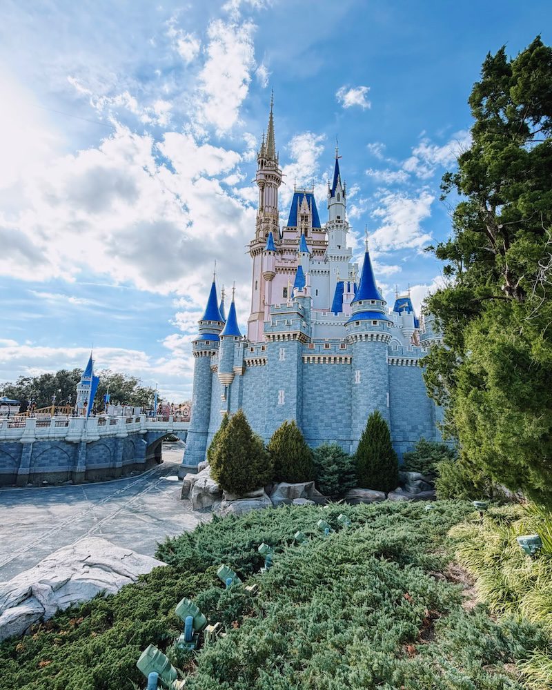 Cinderella Castle repainting 
