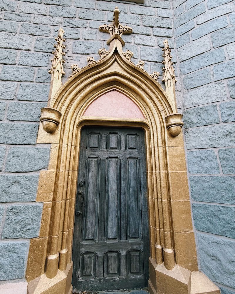 Cinderella Castle repainting 