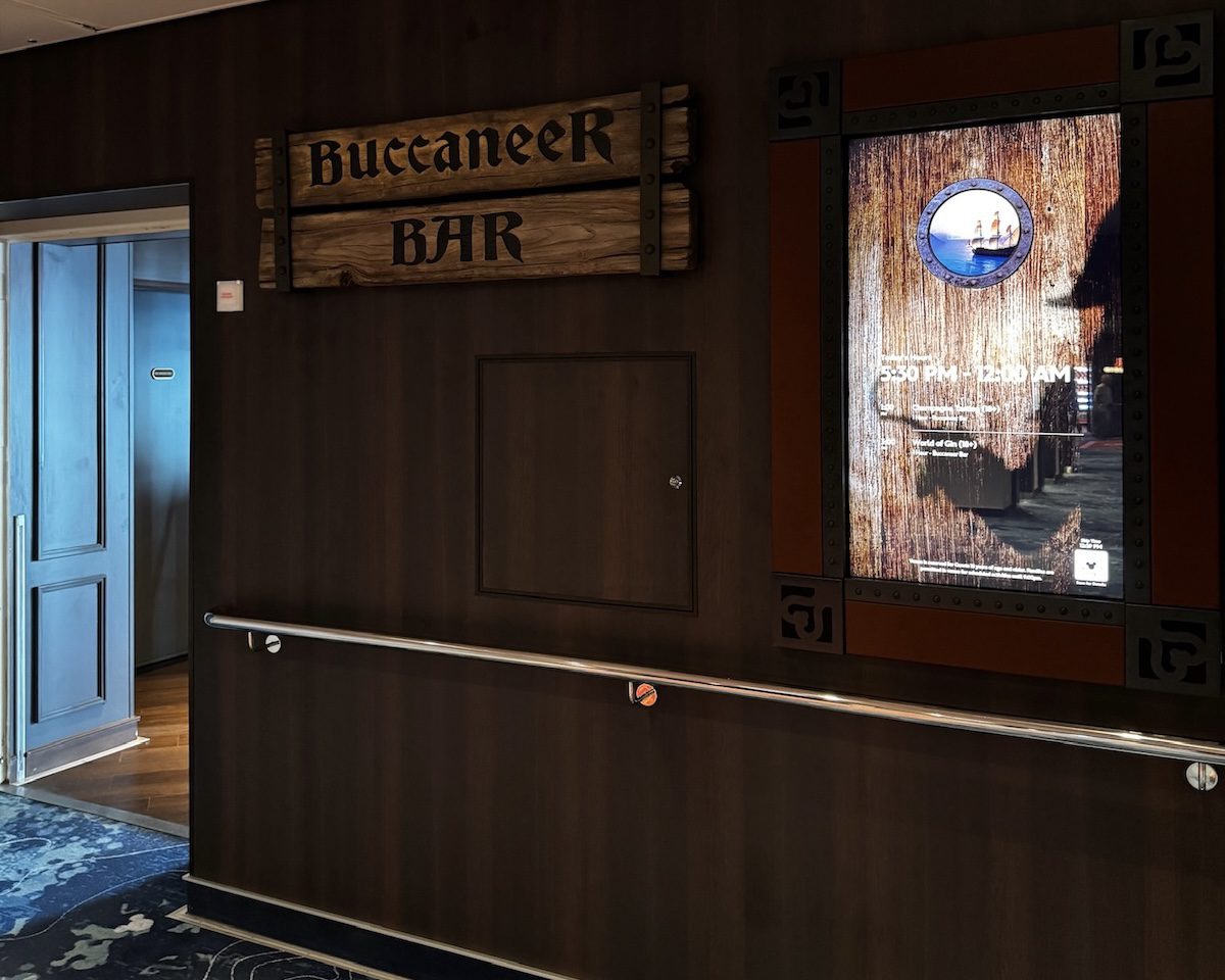 Disney Adventure - Buccaneer Bar