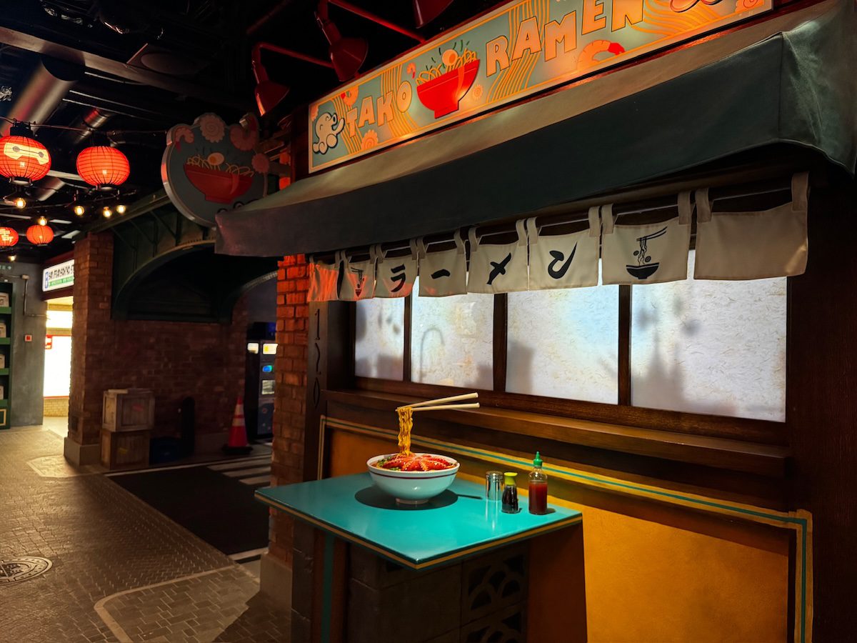 Disney Adventure San Fransokyo Street