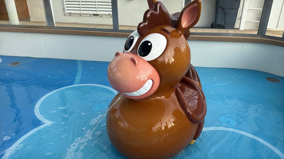 Disney Adventure - Toy Story Place