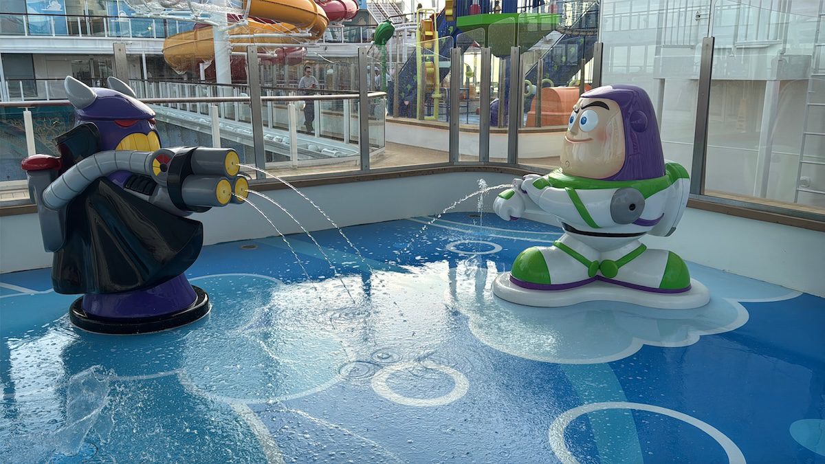 Disney Adventure - Toy Story Place