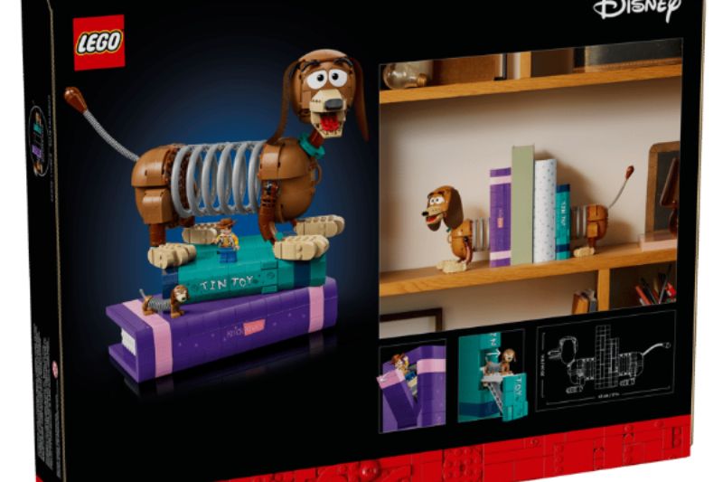 Box of Slinky Dog Bookends LEGO set