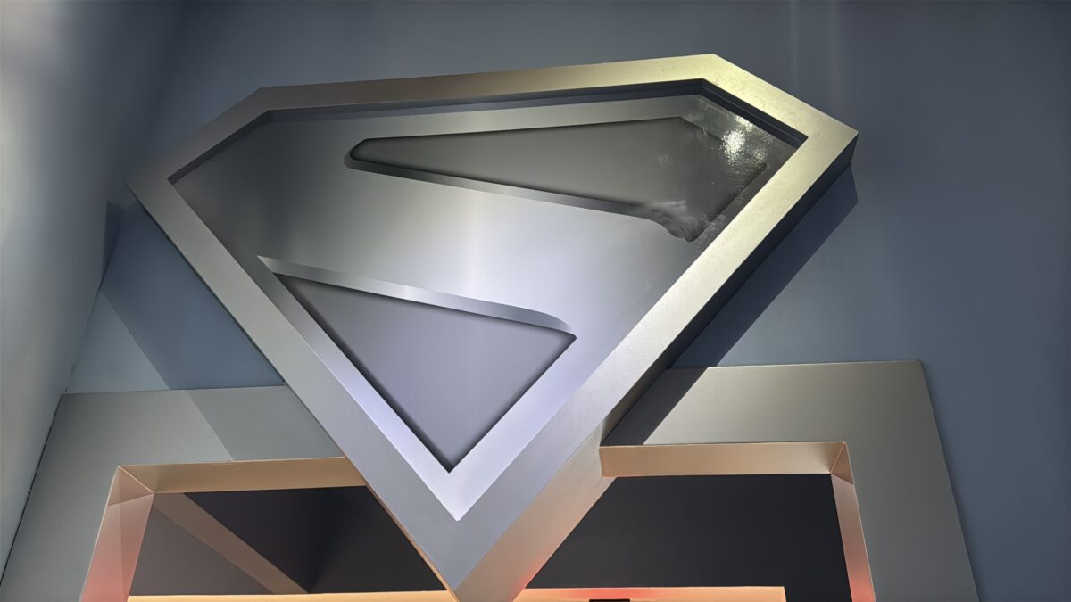Superman's Shield at the end of the attraction