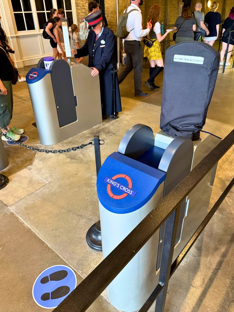 Themed King's Cross photo validation machines at Hogwarts Express attraction Universal Studios Florida 