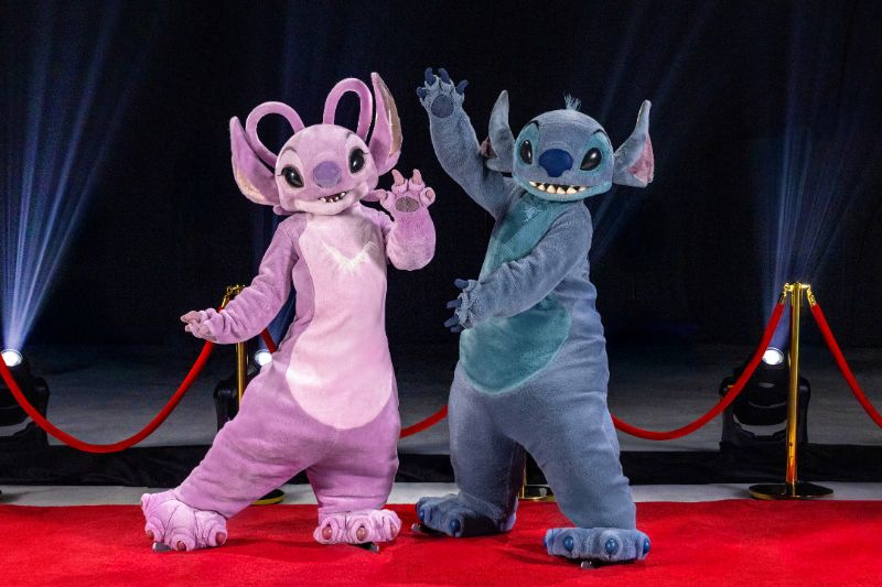 Disney on Ice Angel Stitch characters