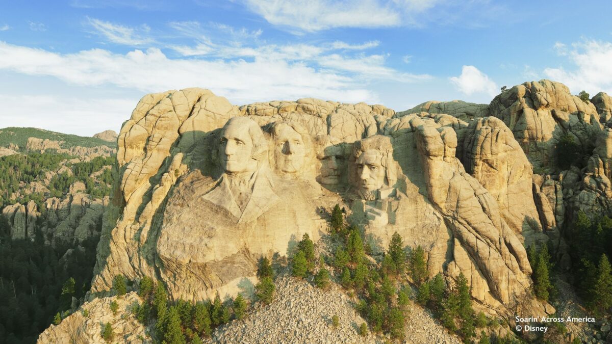 Mount-Rushmore scene in Soarin-Across-America