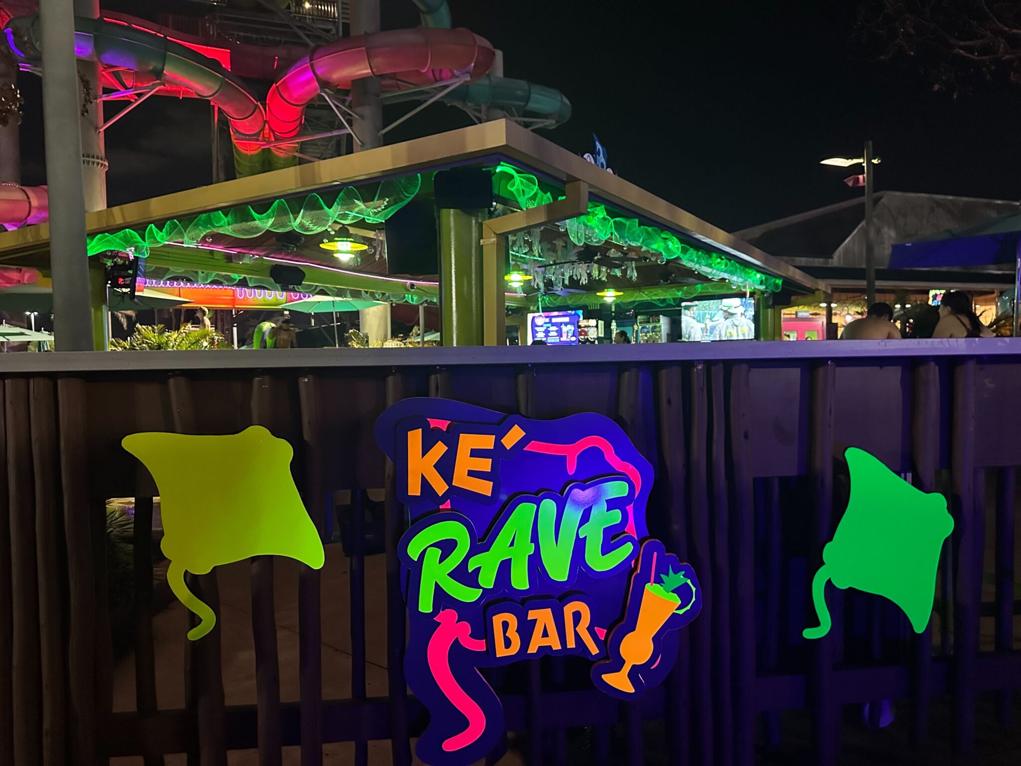 AquaGlow returns to Aquatica Orlando with new and returning experiences