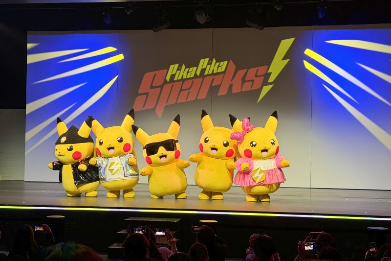 Pika Pika Sparks show with multiple pikachu characters on stage PokéPark Kanto 