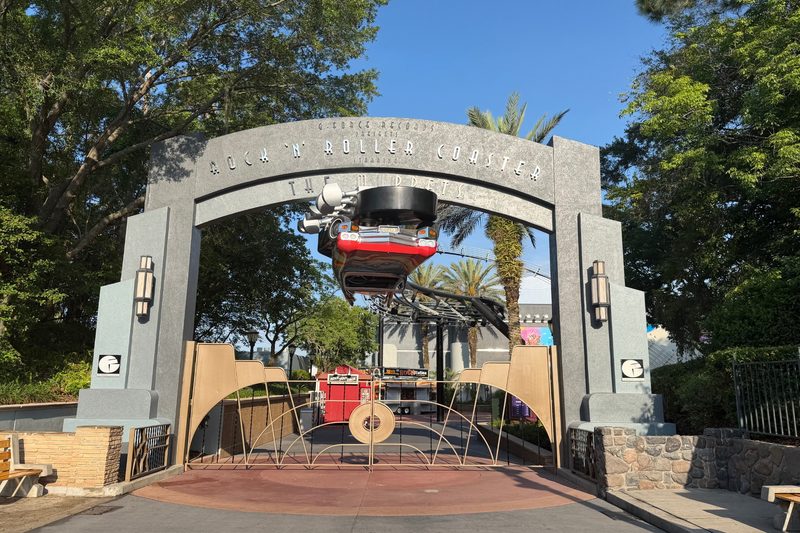 Rock n Roller Coaster starring The Muppets completed courtyard entrance closed gate closer