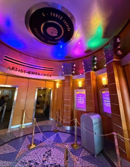 Rock n Roller Coaster starring the Muppets pre-show rotunda