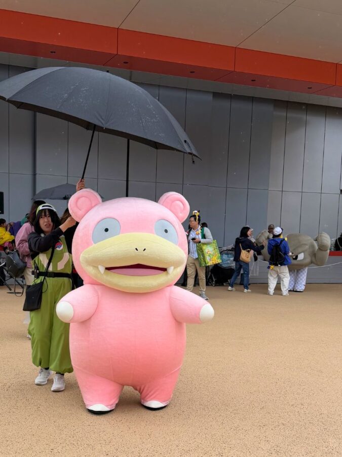 Slowpoke character greeting at Sedge Town 