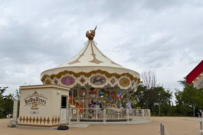 Vee Vee Voyage carousel at PokéPark Kanto
