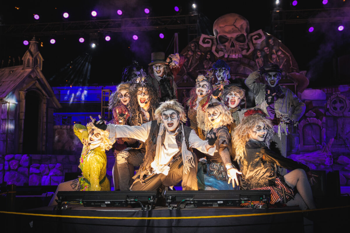 cast of dead man's party halloween show at six flags great adventure