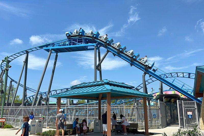 Jurassic World Cretaceous Coaster on lift hill