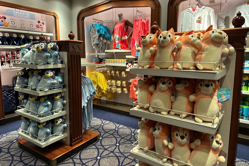 Bluey and Bingo plush on Disney Wish