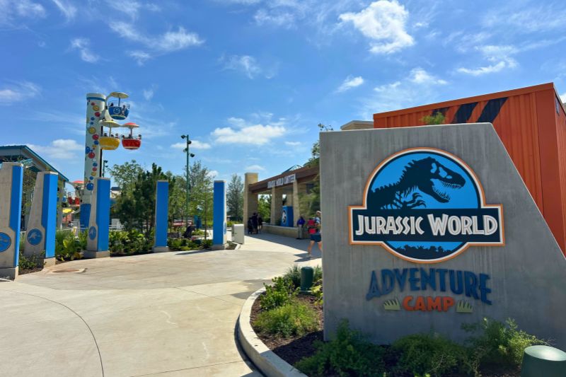 Mr. DNA's Double Helix Spin seen from Jurassic World Adventure Camp entrance 