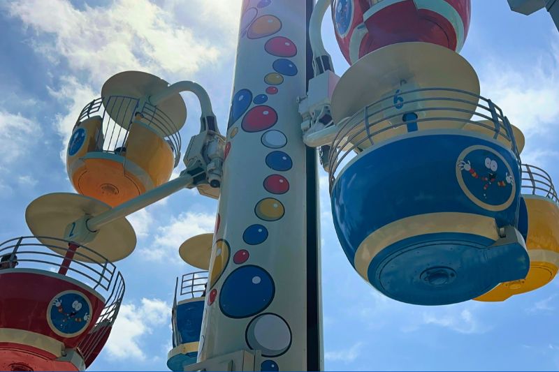 Mr. DNA's Double Helix Spin ride capsules 