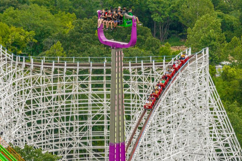 screaming eagle coaster and cat woman whip at six flags st. louis