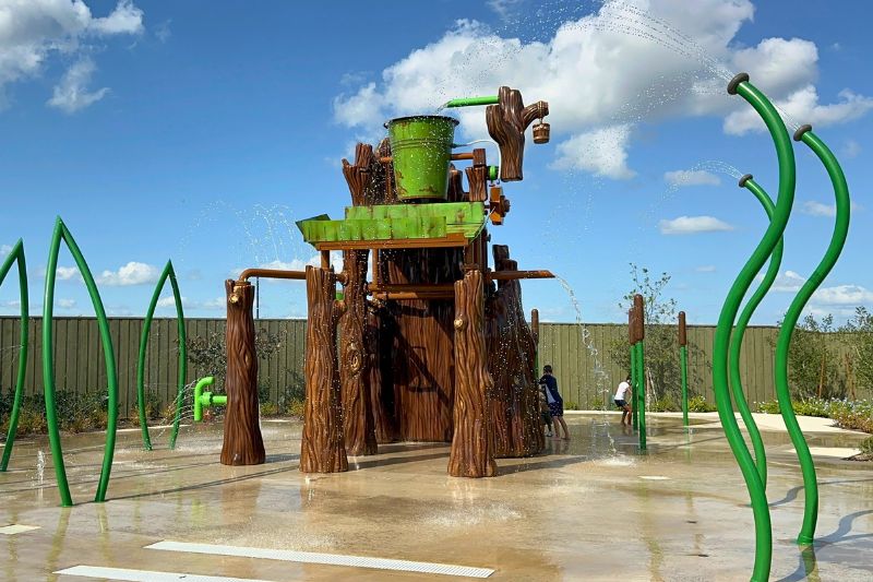 Shrek's Swamp Splash and Smash dump bucket Universal Kids Resort