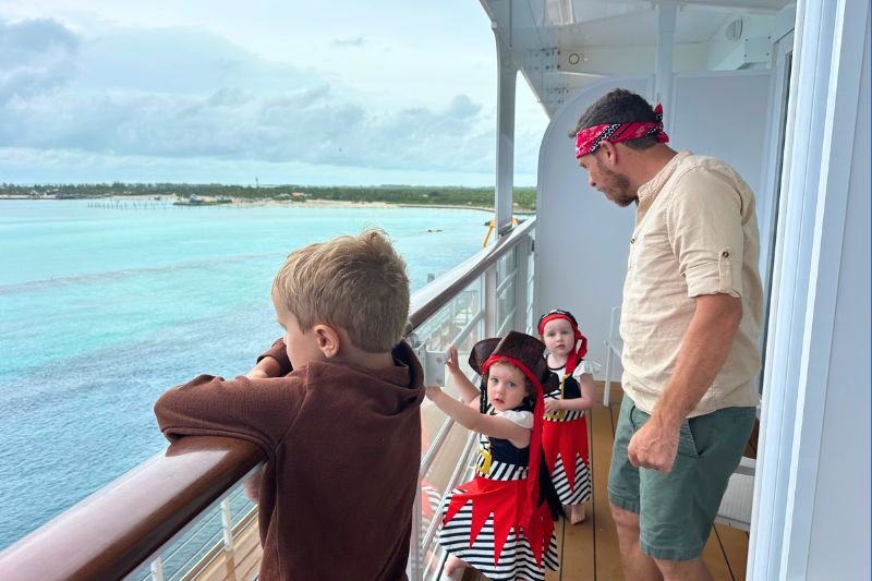 Connecting verandahs during Pirates in the Caribbean night Disney Wish stateroom