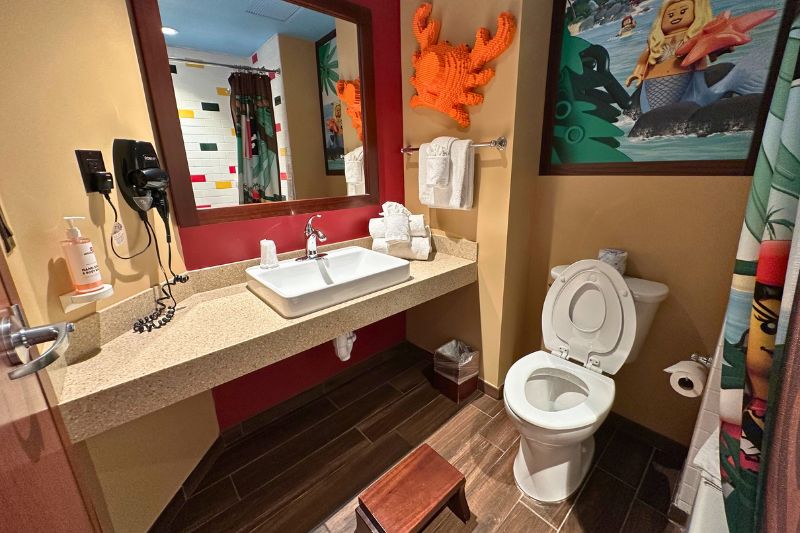 Kid friendly features in bathroom Pirate Island Hotel