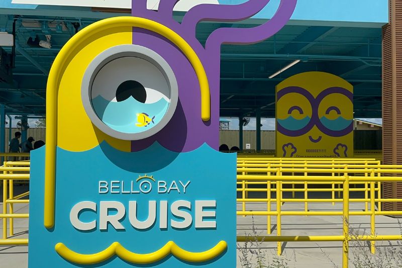 Bello Bay Cruise sign Universal Kids Resor