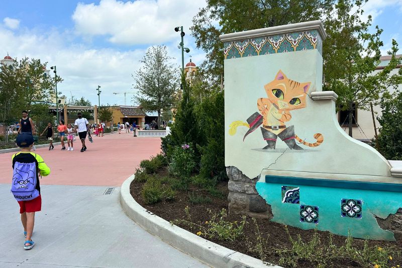 entrance sign Puss in Boots Del Mar Universal Kids Resort Texas