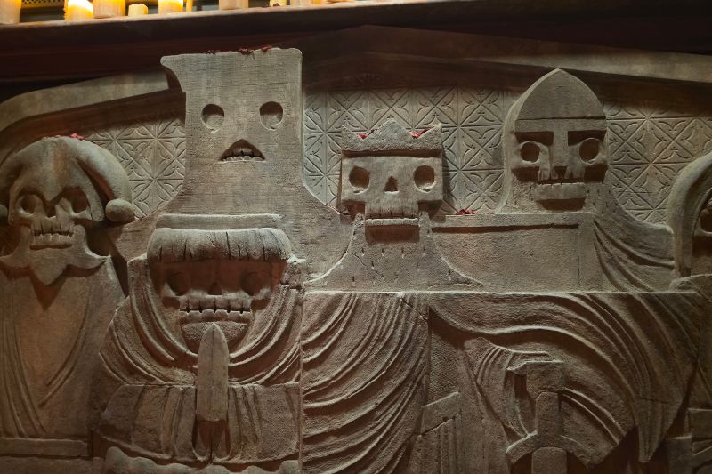 gothic seleton carvings inside six ravens disney springs