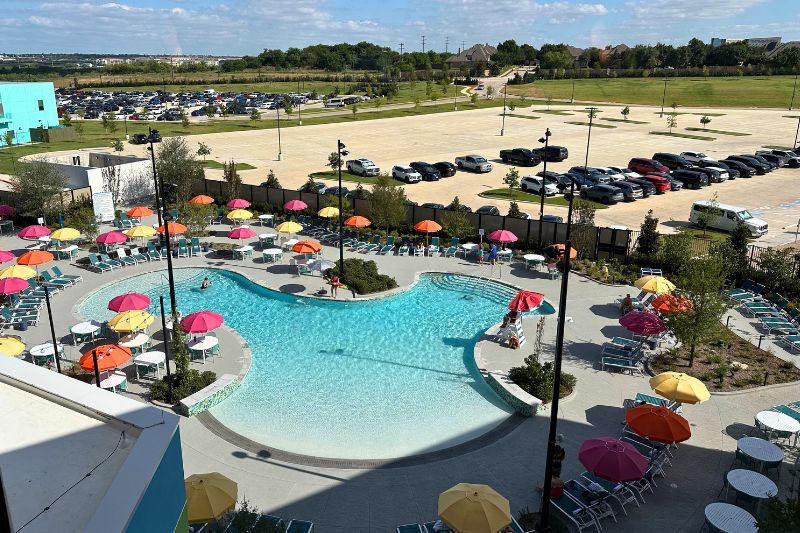 Pool and parking lot at Universal Kids Resort Hotel