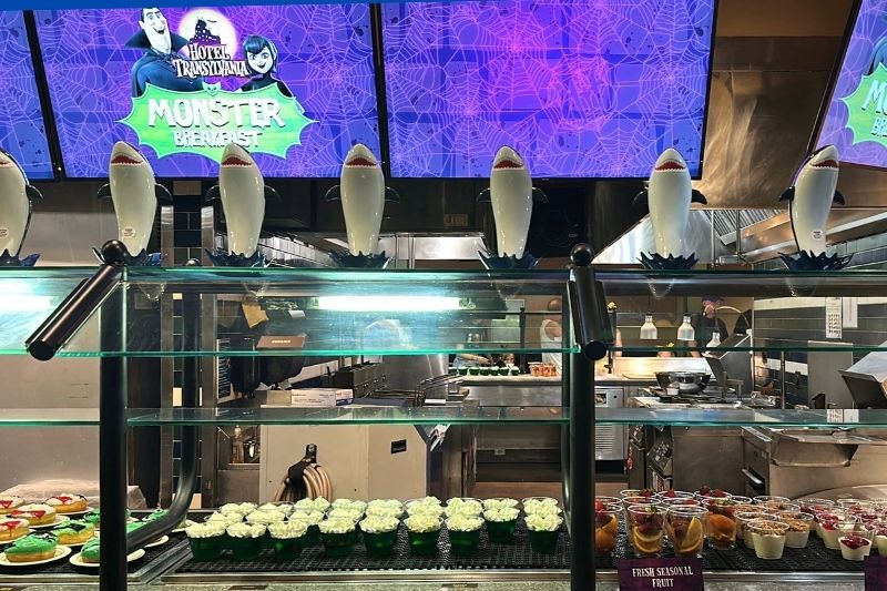 Buffet Hotel Transylvania Breakfast at SeaWorld Orlando