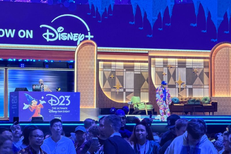 D23 Disney Experiences Showcase pre-presentation entertainment 