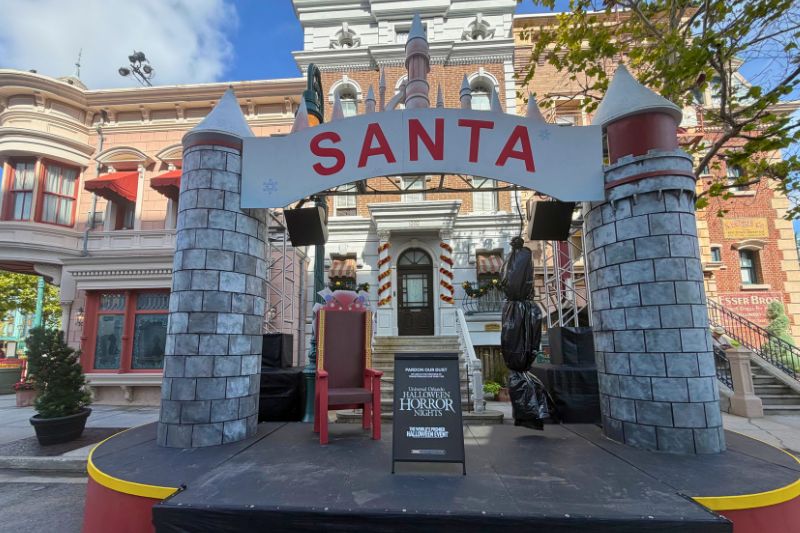 Santa scene Halloween Horror Nights Orlando 