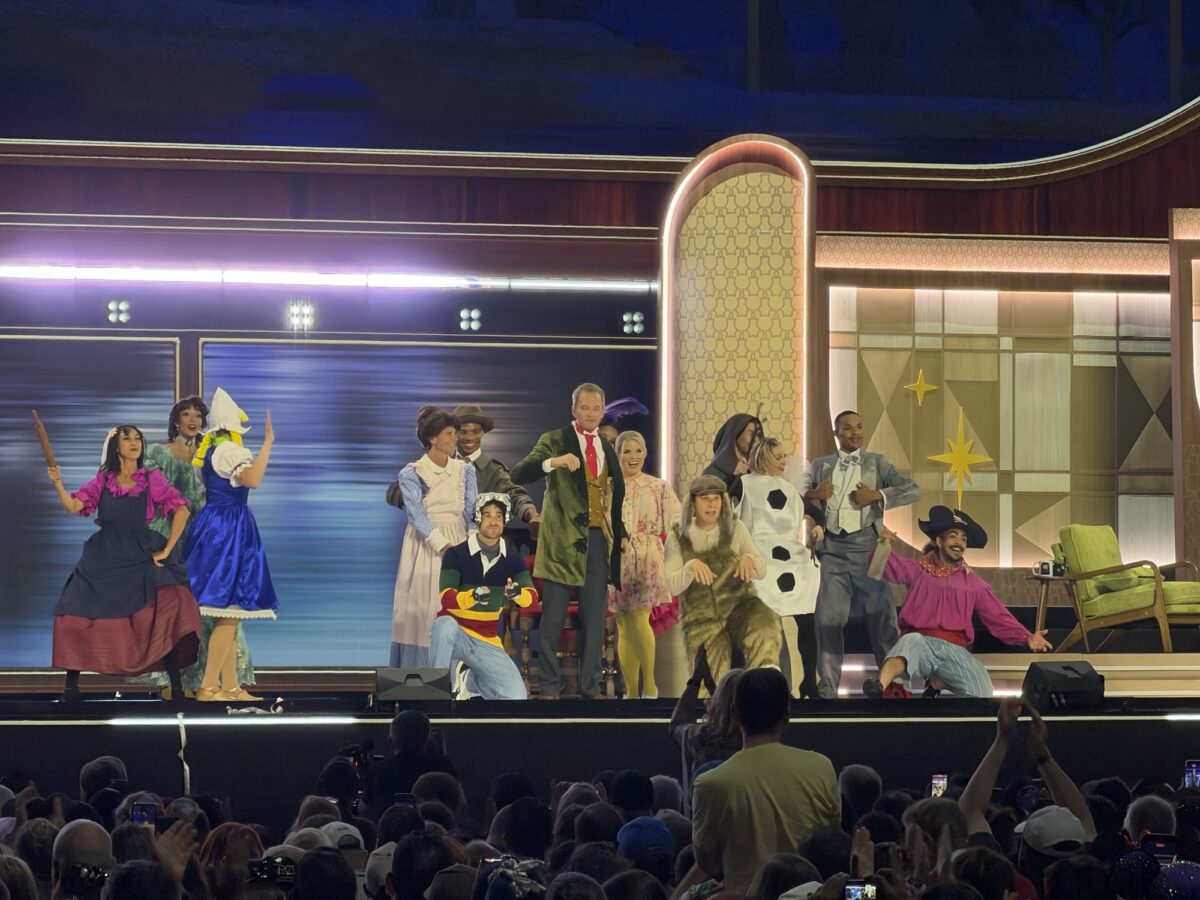 neil patrick harris on stage performing as a disney animatronic