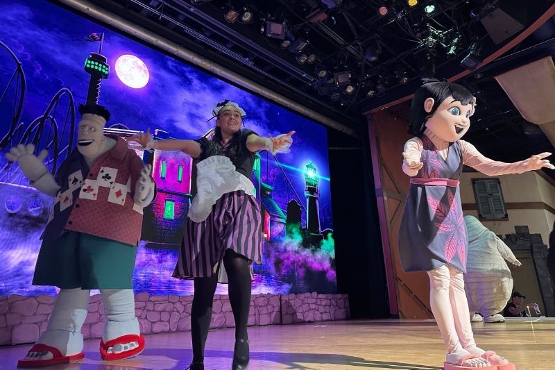 Performers on stage during Hotel Transylvania Breakfast at SeaWorld Orlando