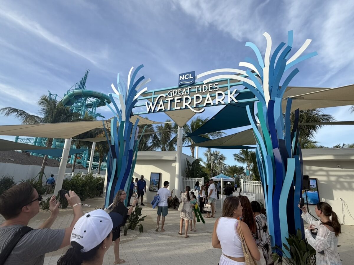 NCL Great Tides Water Park - entrance