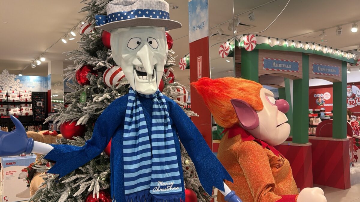 Heat Miser and Snow Miser animatronics at Spirit Christmas