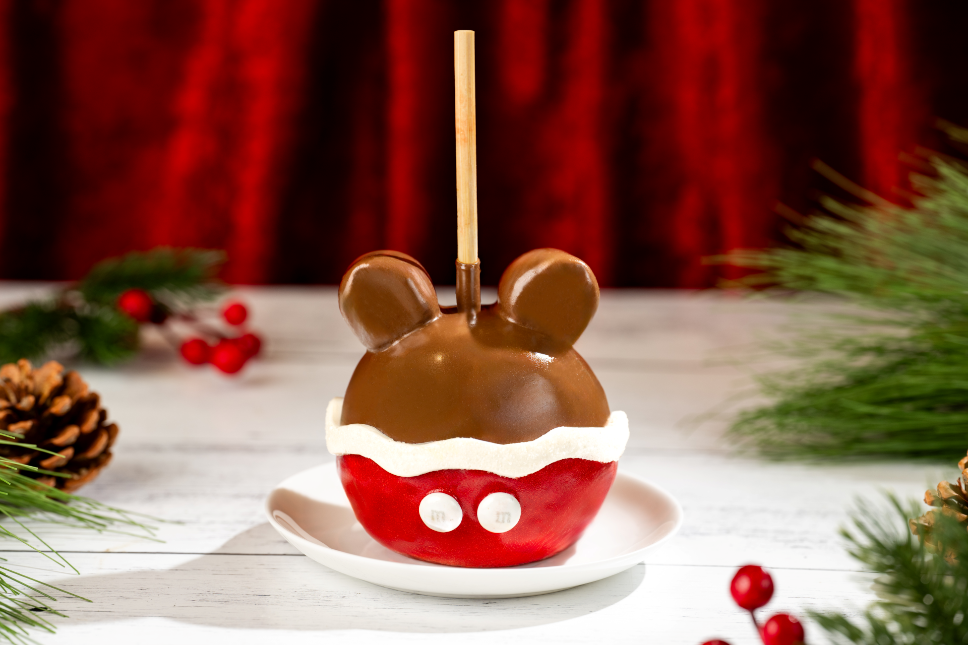 Santa Mickey caramel apples - Disney World Christmas Treats